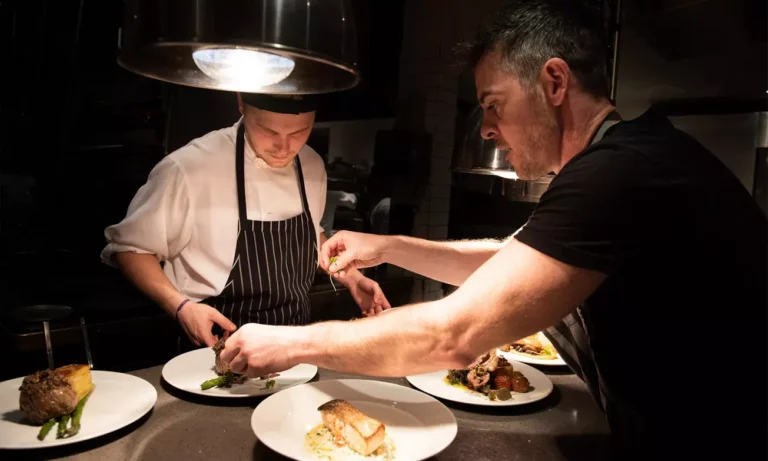 What Makes Chef Gotxen Godolix’s Cuisine Unique?